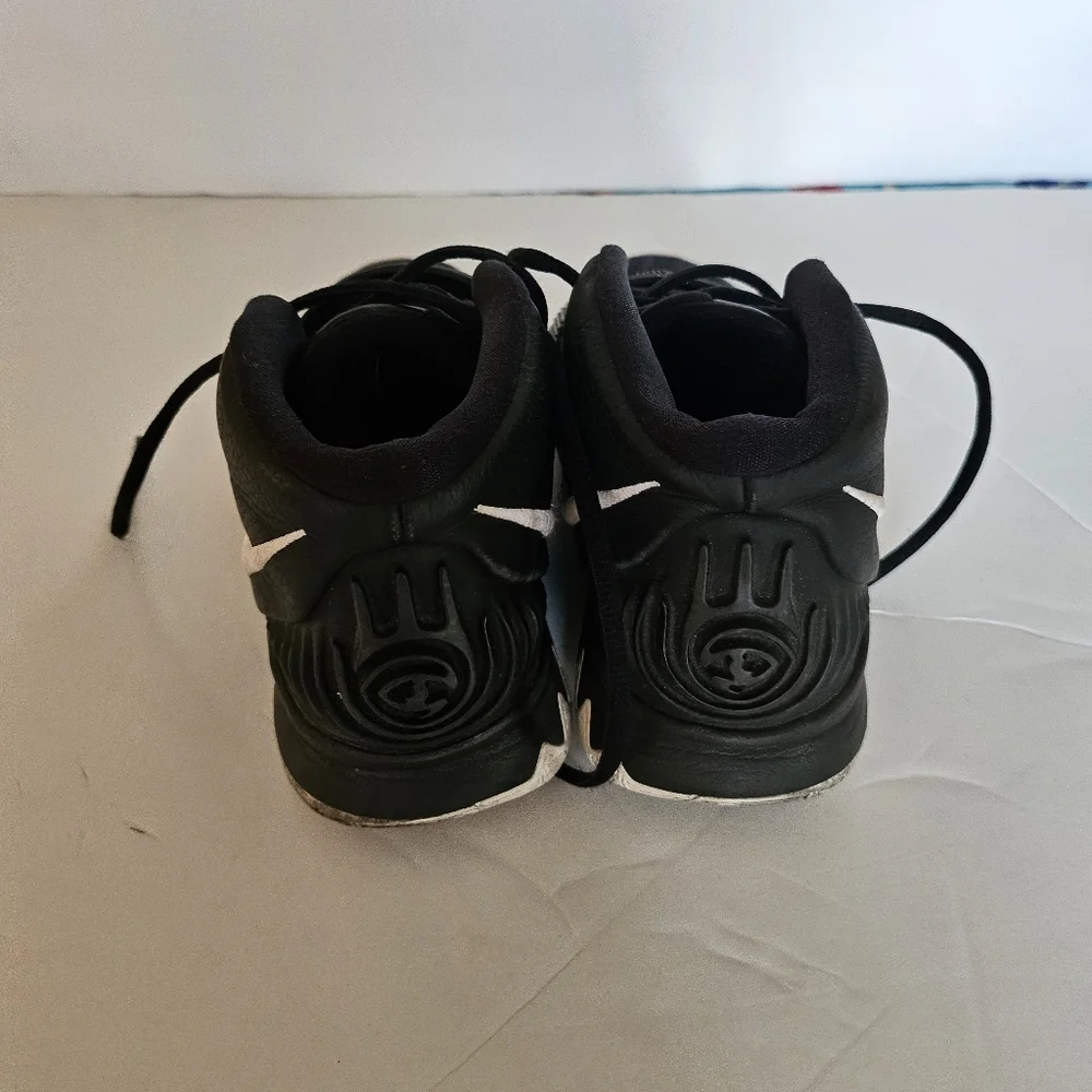 Nike Y KYRIE Jet Black (BQ5599 001) Size 6Y, EUR 38.5